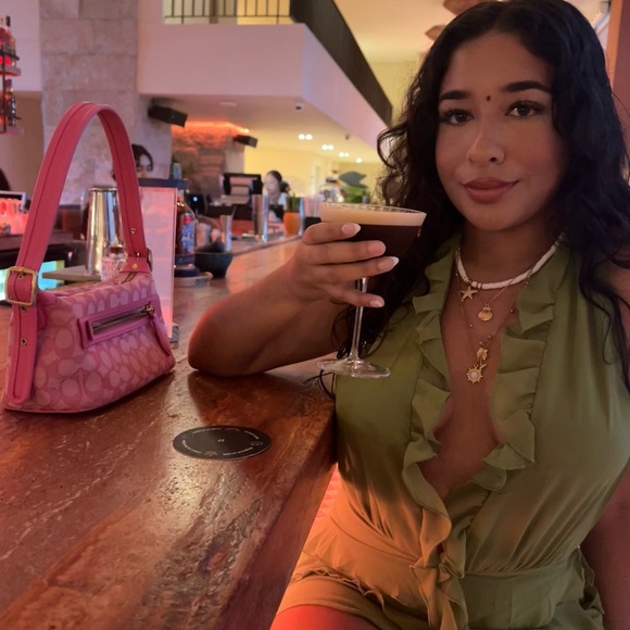 Meet your Posher, Brenyi - Picture 3 of 3